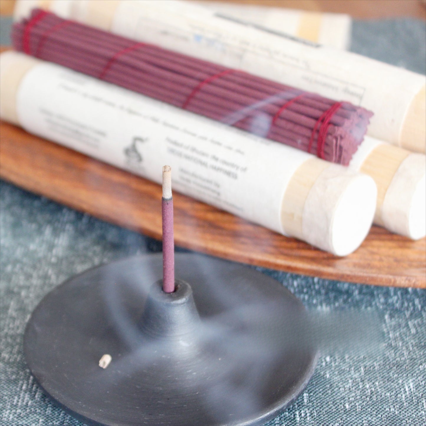 Fay segne Nado Bhutan Weihrauch-A-Grad tibetaner Röhrchen Weihrauch für Meditation, Yoga & Reinigung 1 Pack