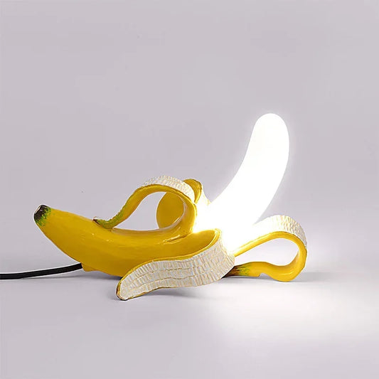 Italy Designer Resin Banana Desk Lamp for Bedroom Bedside Living Room Led Home Decor Electroplating Atmosphere Lighting