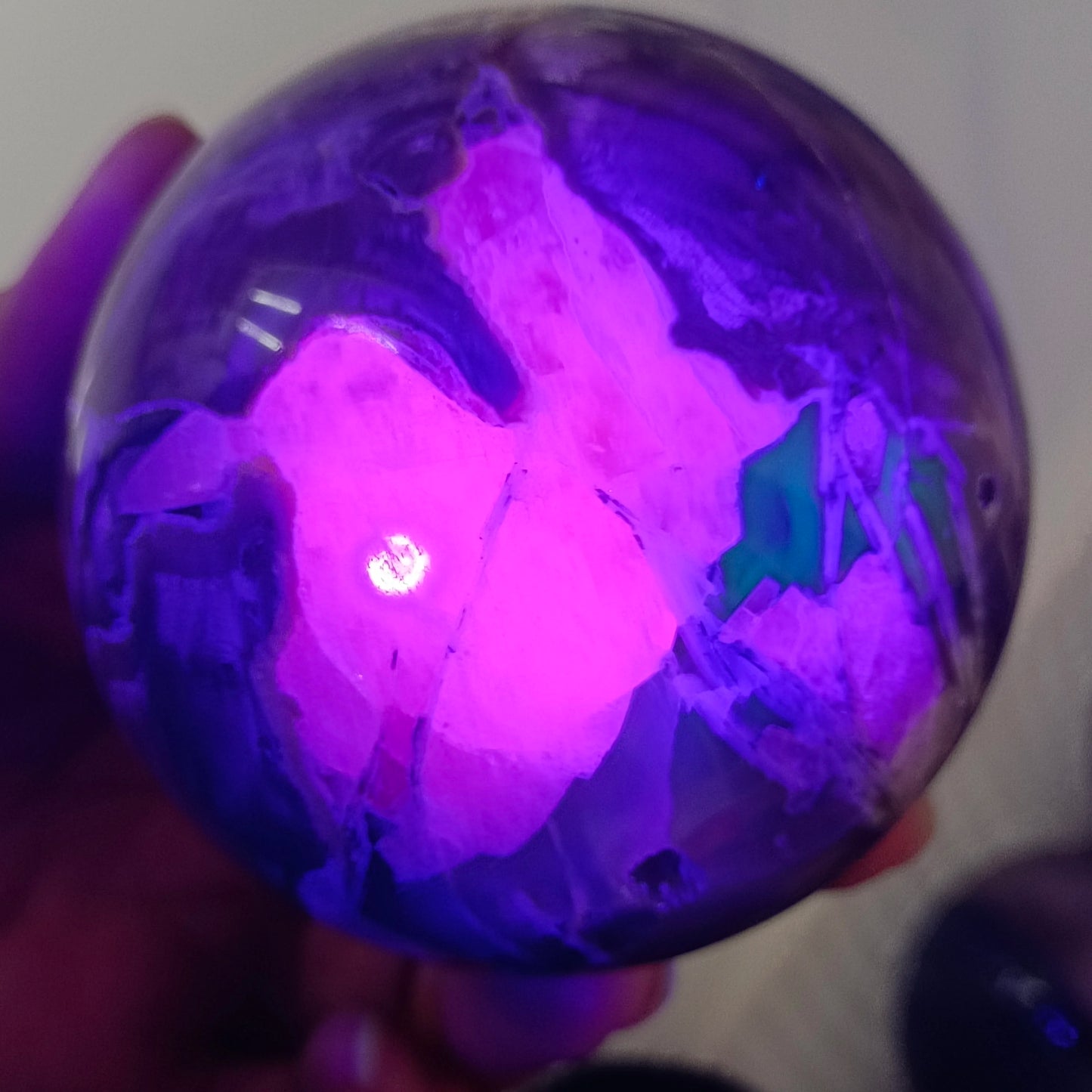 Large Natural Formed Fluorescent Agate Balls - Quartz Crystal Ore Polishing Balls for Reiki Healing & Mineral Collection